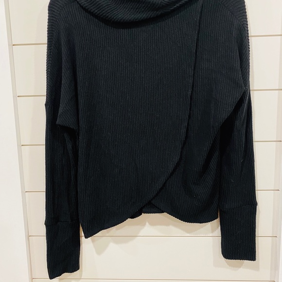 NWT! Lucky Back Slit Black Cowl Sweater - Picture 4 of 5